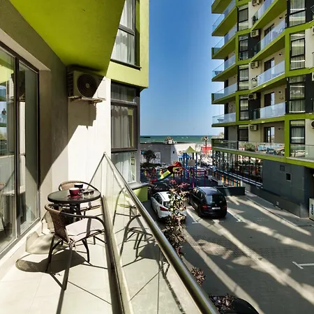 Maeve - Pool & 아파트 Năvodari