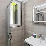 Maeve - Pool & Apartament
