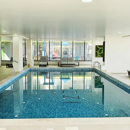 Apartment Maeve - Pool & Spa Beach Resort
