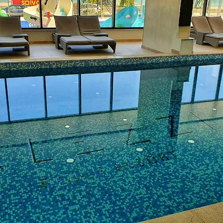 Maeve - Pool & Spa Beach Resort Apartment