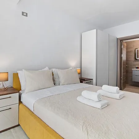 Апартаменты Maeve - Pool &