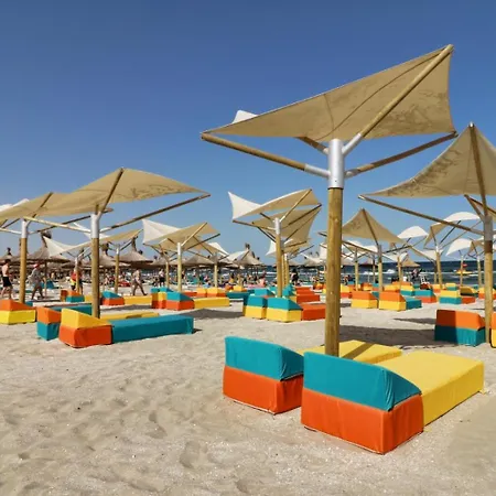Maeve - Pool & Spa Beach Resort * Navodari