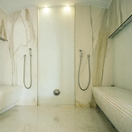 Maeve - Pool & Апартаменты *