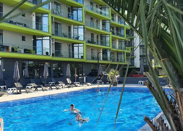 Maeve - Pool & Apartman *