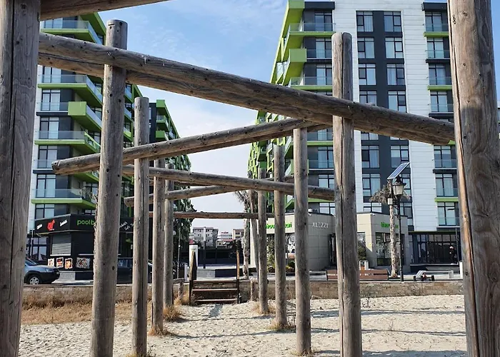 Apartman Maeve - Pool & Năvodari