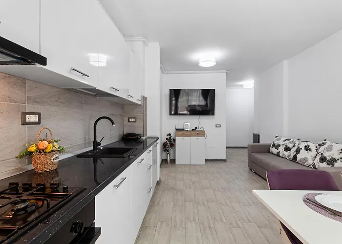 Maeve - Pool & Apartman