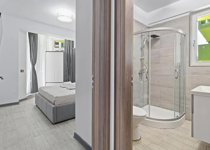 Maeve - Pool & Năvodari