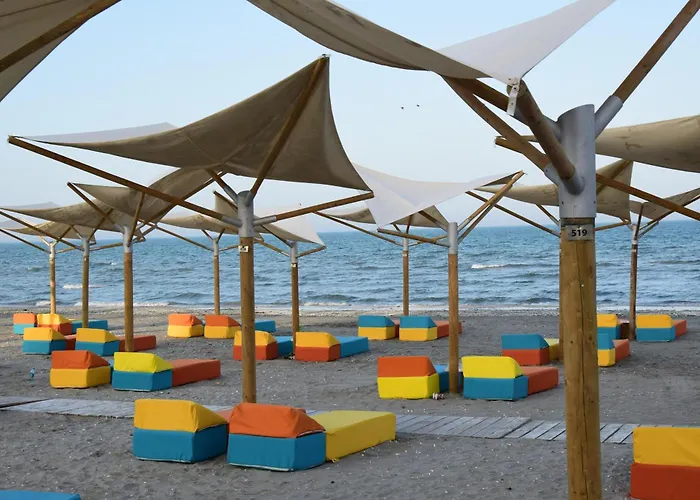 Maeve - Pool & * Năvodari